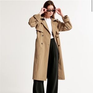 NWT Abercrombie oversized trench coat in light brown. Size small.